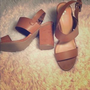 Leather Brass Plum heeled sandals